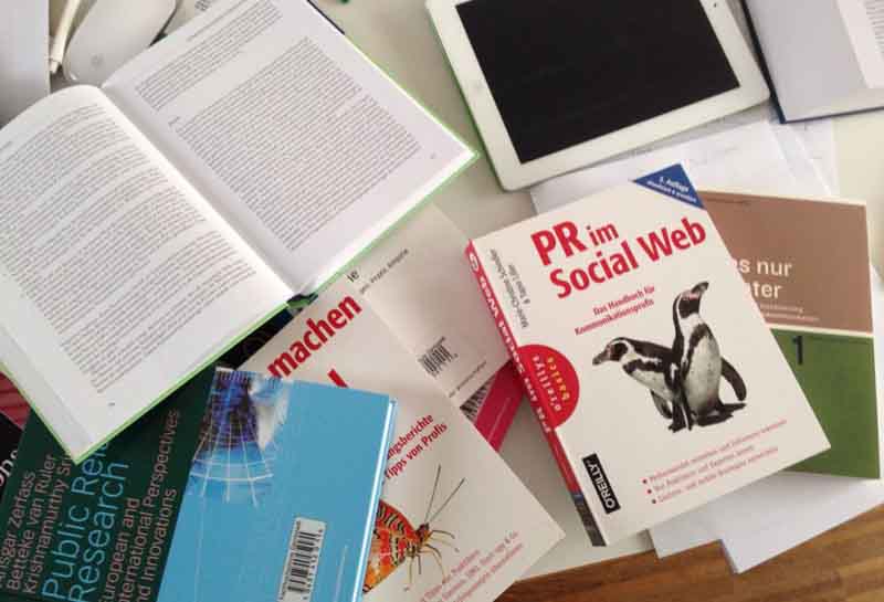 Praktisches Arbeiten und Ausprobieren als Ergänzung zum wissenschaftlichen Arbeiten